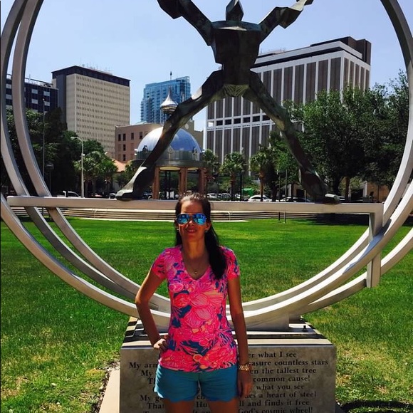 Meet your Posher, Mary All of my sales going forward will be to help me w/chemo. - Picture 7 of 17